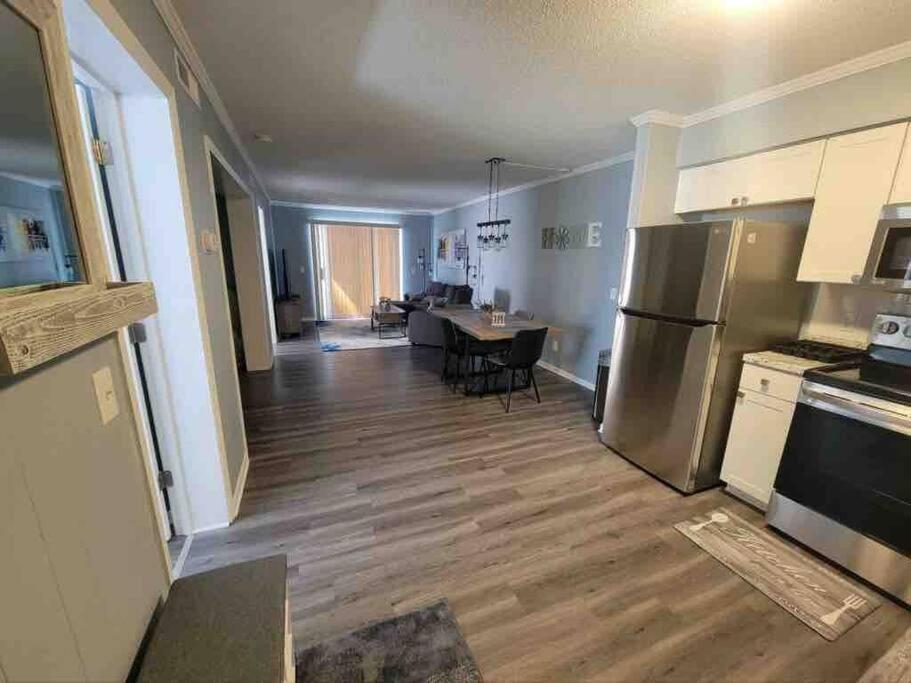 2022 Renovated 2-Bdrm Cozy, Lovely Condo W/Parking! Hilton Head Island Buitenkant foto