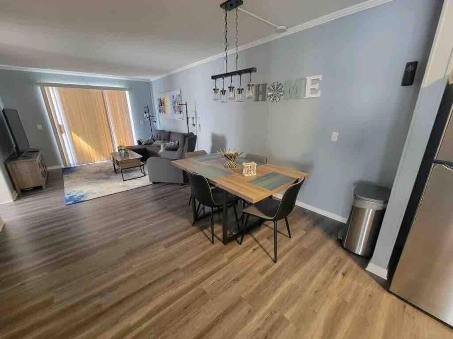 2022 Renovated 2-Bdrm Cozy, Lovely Condo W/Parking! Hilton Head Island Buitenkant foto