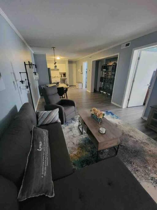 2022 Renovated 2-Bdrm Cozy, Lovely Condo W/Parking! Hilton Head Island Buitenkant foto