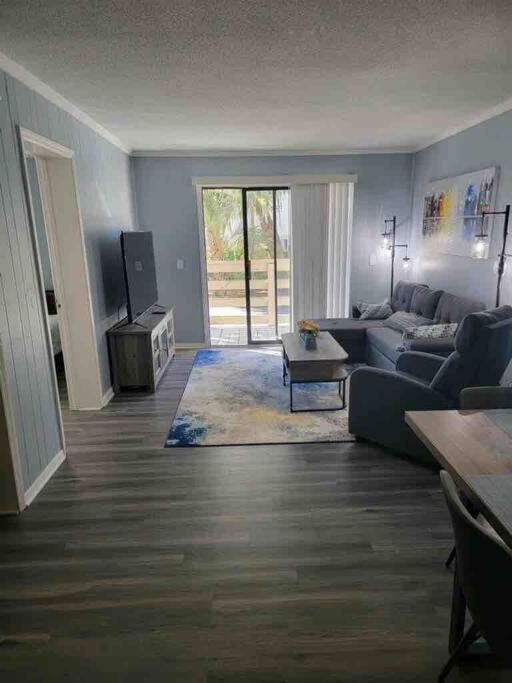 2022 Renovated 2-Bdrm Cozy, Lovely Condo W/Parking! Hilton Head Island Buitenkant foto